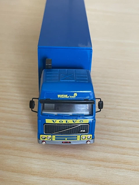 Photo De Camion Volvo F12 Semi-remorque Frigorifique - Flotte Hungarocamion Budapest Verte - #e2yw