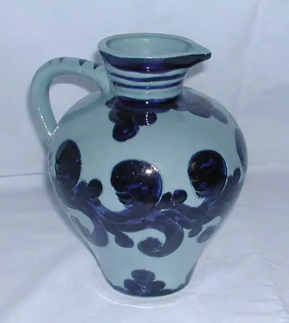 Vase / Karaffe / Kanne / Krug - Keramik mit blauer Verzierung - 19 cm hoch