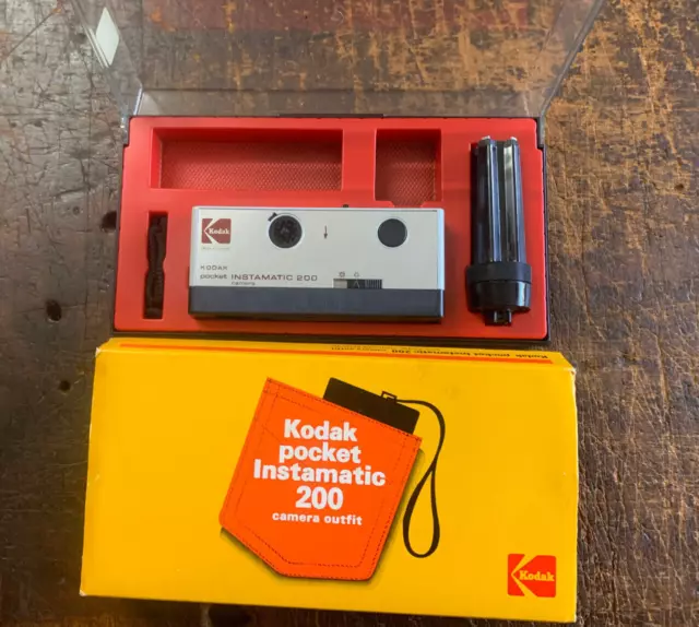 Vintage Kodak Pocket Instamatic 200 Camera Camera Outfit Near New!!