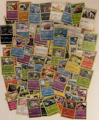 Lot de 100 Cartes Pokémon Neuves toutes différentes dont Holographiques/rares ❤️