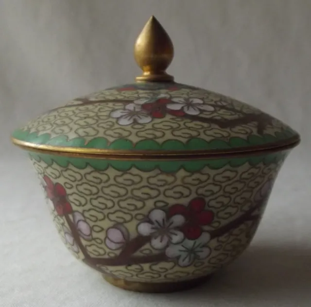 Beautiful Vintage Chinese Cloisonne Round Trinket Box