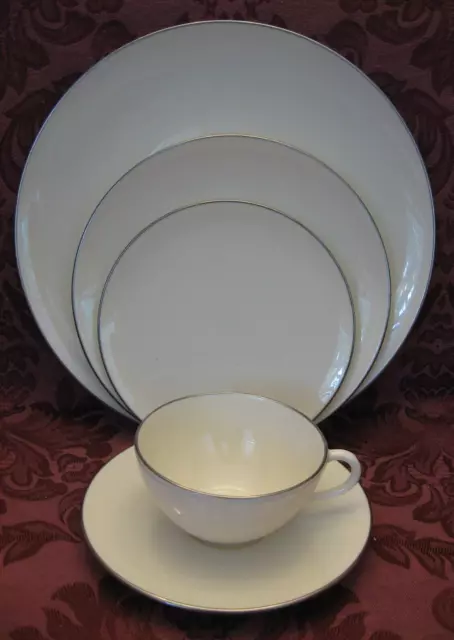 Lenox Olympia Platinum China 5-Pc Place Setting - Very Nice!