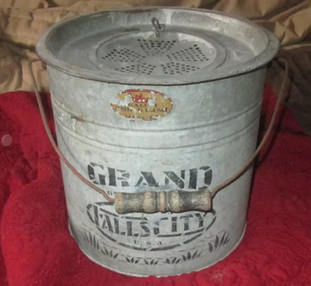 Vintage Stenciled Falls City "Grand" 10 Qt. Minnow Bucket