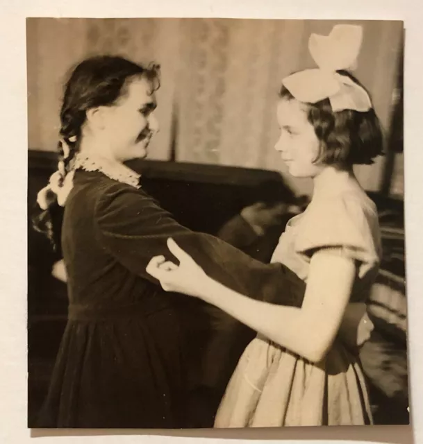 1950s Vintage Photo Girls Schoolgirls Hugging Dancing B&W Photo Portrait 2