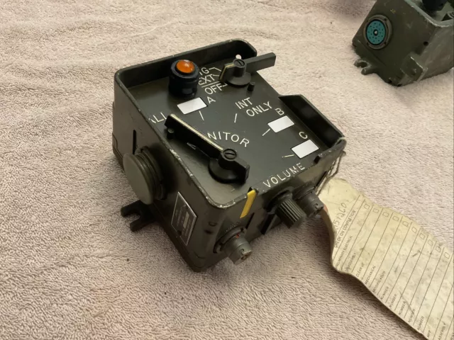 Military Radio GOV Reblt C-2297 VIC-1 Control Box