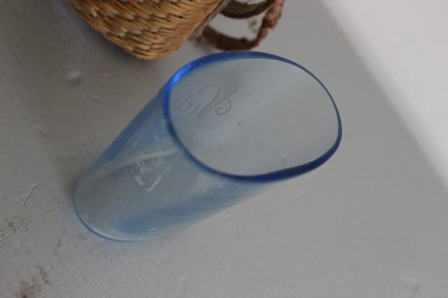 Verre De Curiste Vichy Ancien En Verre Avec Son Panier En Osier – Design XXe