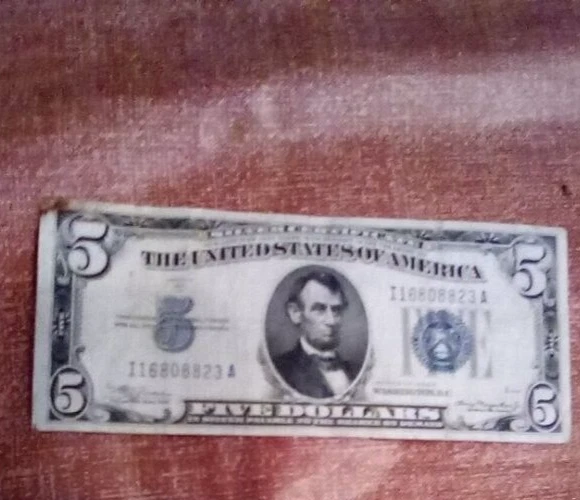 1934 A  Five 5 Dollar Bill Silver Certificate Blue Seal Circulated