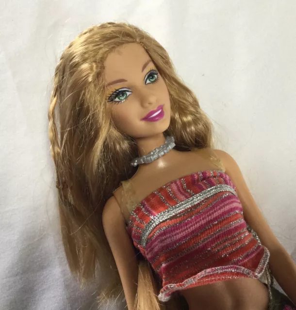 2007 Barbie My House Summer Barbecue Doll Light Brown Hair Pink Stripe Top Skirt