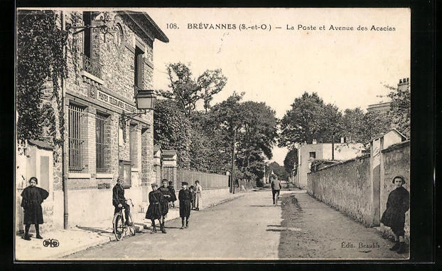 CPA Brévannes, La Poste et Avenue des Acacias