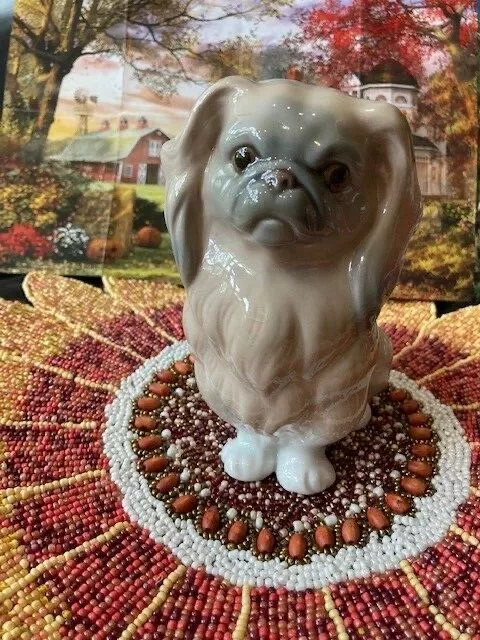 Lladro Pekingese Dog  4641 (6 1/8" Tall).  BEAUTIFUL!!!   MINT!!!