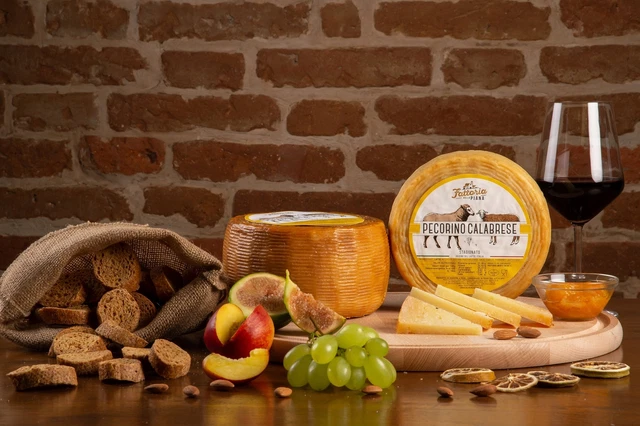 Prodotti Tipici Calabresi Pecorino Calabrese Stagionato Idea Regalo
