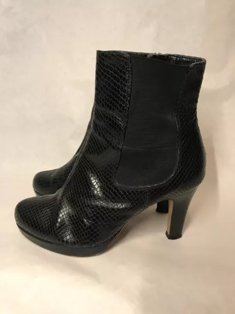 Clarks softwear ankle boots top