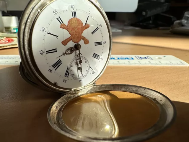 Antike alte Ancre Taschenuhr von 1908 Silber getöntes Glas Totenkopf Pirat Union