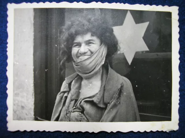Orig. Foto Warschau 1941 Polen Jüdin Zahnschmerzen Juden Stern Jew Ghetto Warsaw