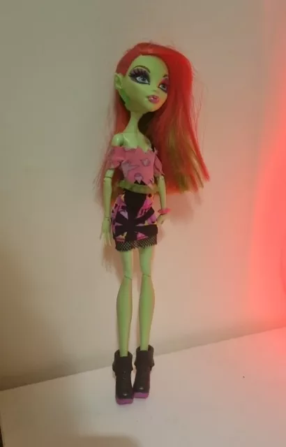 Bambola Doll Monster High Venus 2