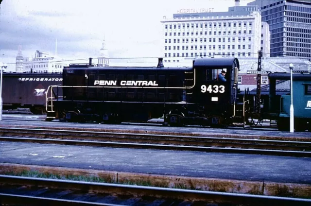 DUPLICATE KODACHROME SLIDE PENN CENTRAL (ex-NH) S-1 #9433 NEW HAVEN, CT MAY 1971