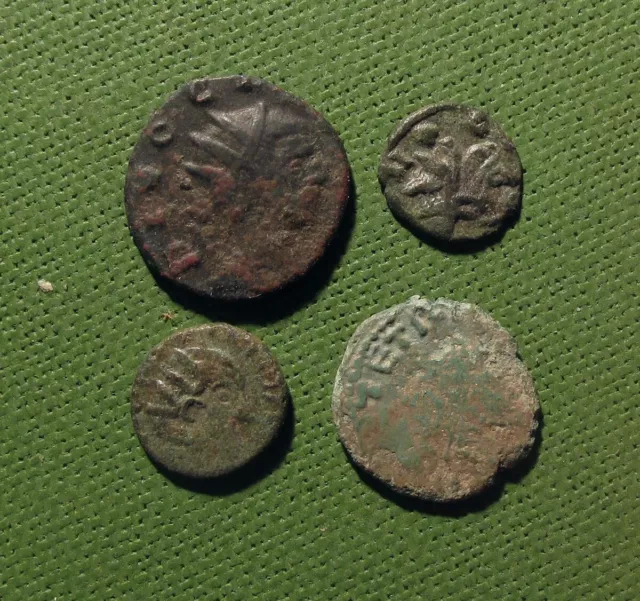 Lot von 4 Antoninianen BARBARISIERT – Tetricus, Claudius II und Phantasiegepräge