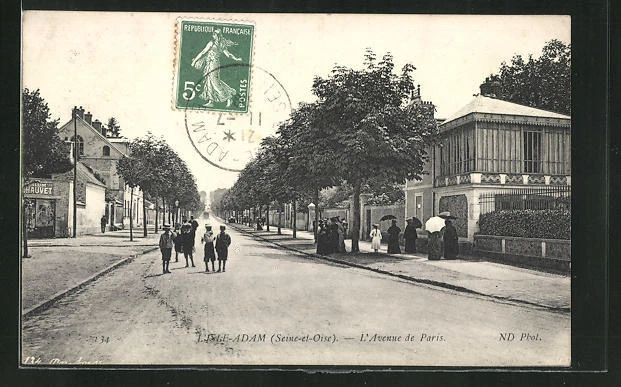 CPA Isle-Adam, L'Avenue de Paris, street view with passers-by