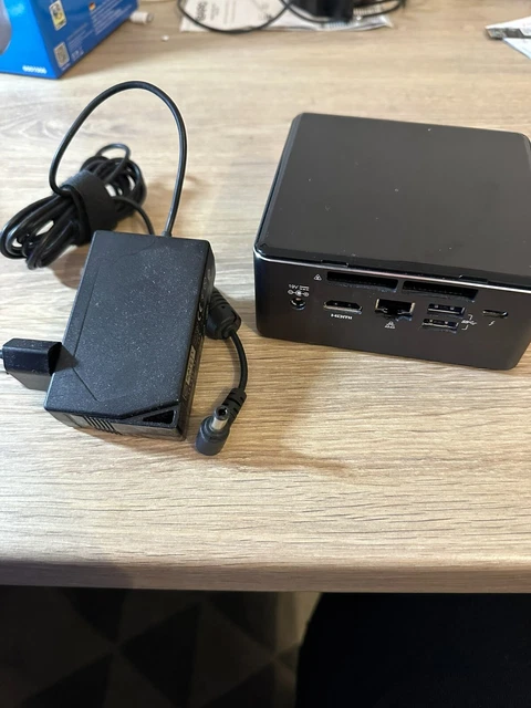 Intel NUC 11 RNUC11PAHI50Z00 Avec SSD 256Go Et 8Go RAM, Sans OS, Boîte Ouverte