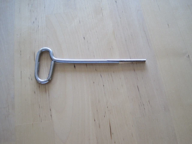 ANCIEN OUVRE BOÎTE DÉCAPSULEUR METEOR DÉPOSÉ