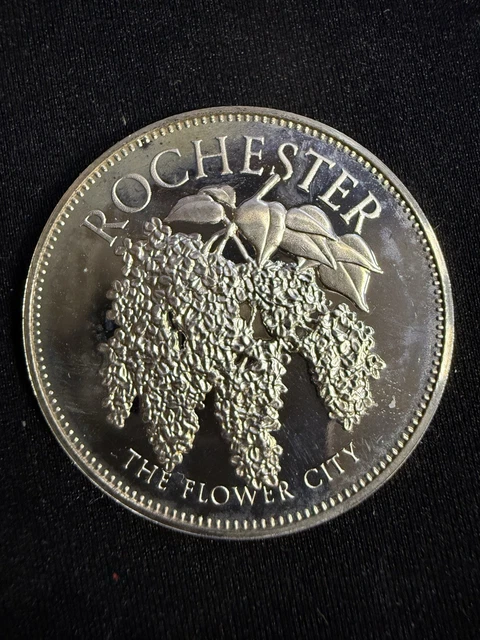 1981 Franklin Mint Collectors Society Silver Member Coin On