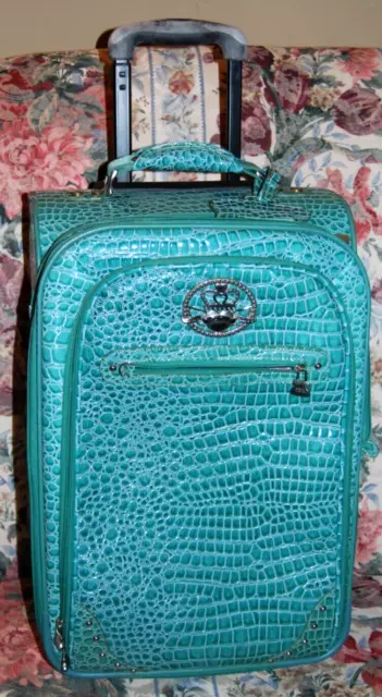 Kathy Van Zeeland Travelware Seafoam Croco 21" Luggage   Expandable Suitcase