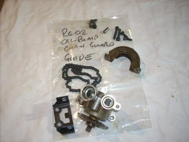 Yamaha YZF R6 5EB 99/02  les pièces de la pompe à huile,. oil pump parts