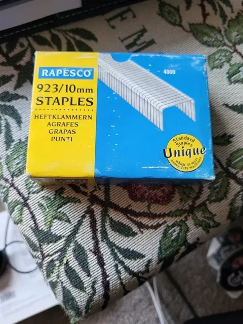 4,000 10mm 923/10 RAPESCO GALVANISED STAPLES.
