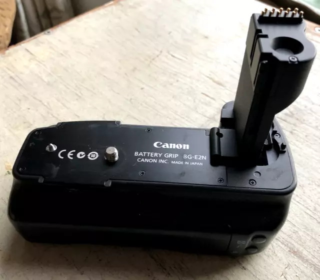 Canon camera battery grip BG-E2N, used but working