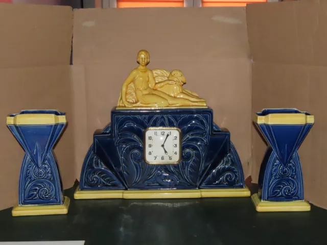 Ancienne horloge de cheminée et 2 vases à fleur Sarreguemines Art Déco