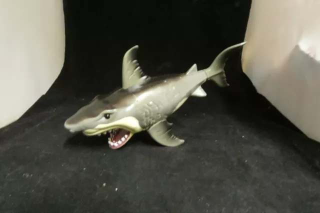 Toys R Us Chap Mei Shark Rescue Squad Chomping Great White Encounter Toy 8"