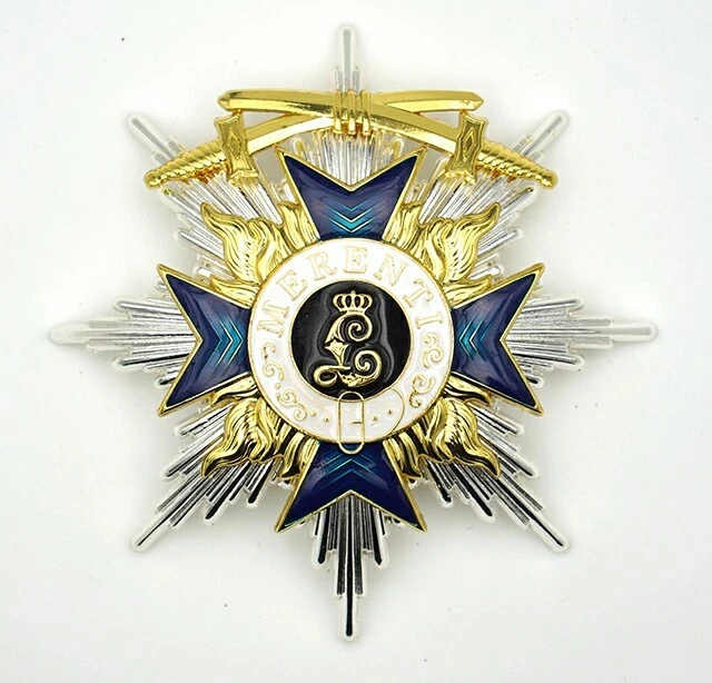 ORDRE DU MERITE CENTRAFRICAIN (Officier) AVEC BOITE EUR 65,00 - FR ORDRE DU MERITE CENTRAFRICAIN (Officier) AVEC BOITE EUR 65,00 - FR