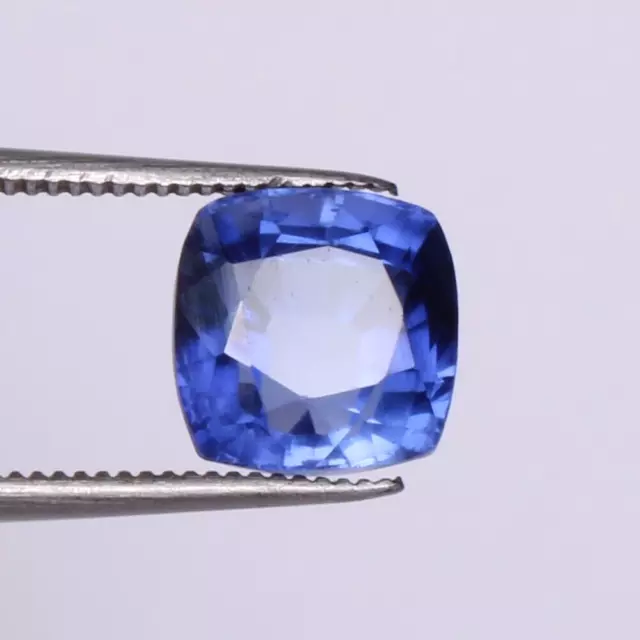 Natürlicher blauer Ceylon-Saphir mit 3,95 ct quadratischem Schliff,...