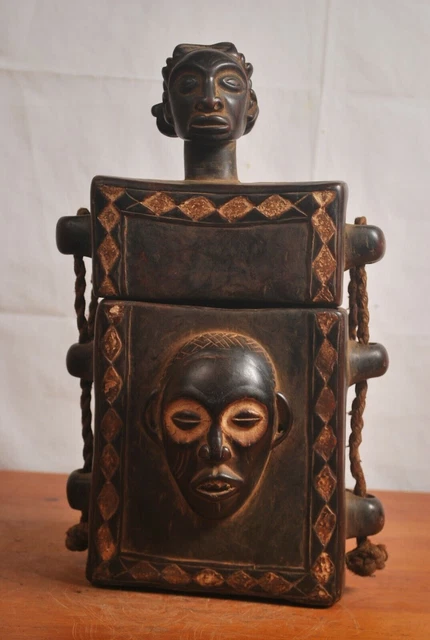 African Tribal Art,Amazing hevy chokwe box from congo DRC.
