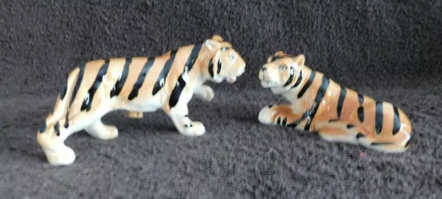 Vintage Salt and Pepper Shaker Set Bengal Striped Tigers Japan Hand Painted 1950 2