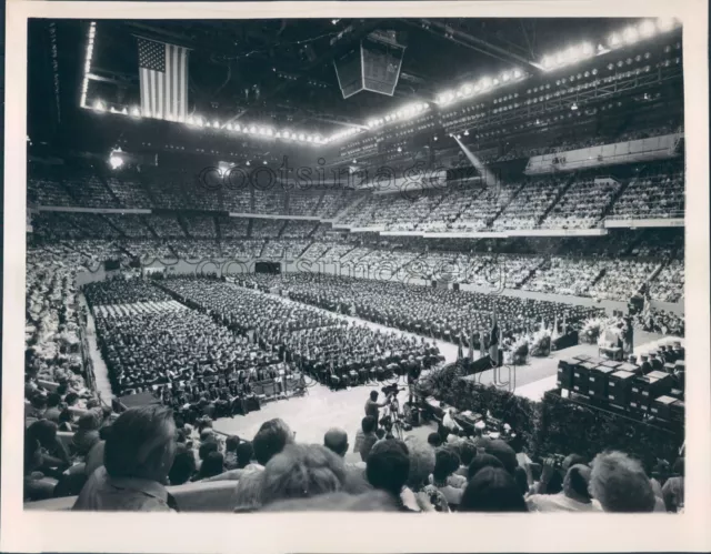 1971 Press Photo Northeastern University Graduation Boston Gardens 1970s