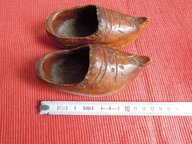 Ancienne paire de Sabots en bois et cuir T40