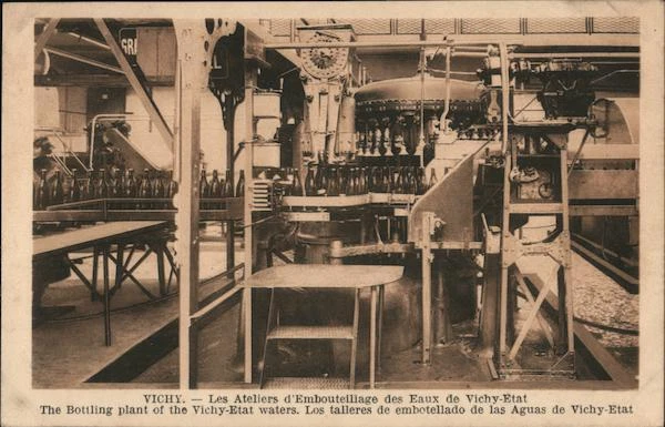 France Vichy-Les Ateliers d'Embouteillage des Eaux de Vichy-Etat Postcard