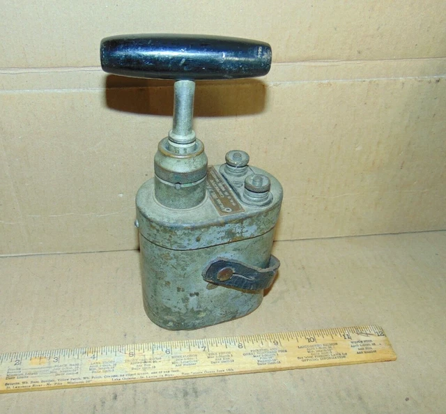 Old Dynamite Detonator Blasting Machine  "Atlas No2 Blaster"
