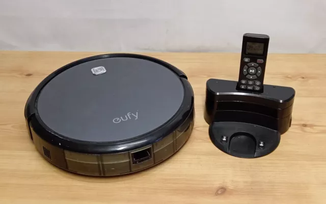 Eufy T2102 RoboVac 11 Robot Vacuum Cleaner + Remote - UNTESTED Spares & Repairs