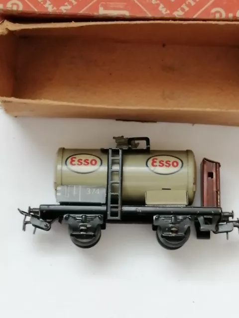 Märklin 374 Kesselwagen mit Bremserhaus, "Esso"