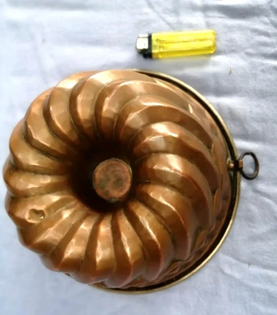 Moule à Kouglof En Aluminium 23,5 Cm - Revêtement Antiadhésif Cuivre, Forme Cheminée, Résistant Au Four