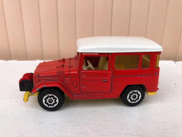 Lot 2 voitures Land Cruiser Toyota - 1/36 Majorette - Collection