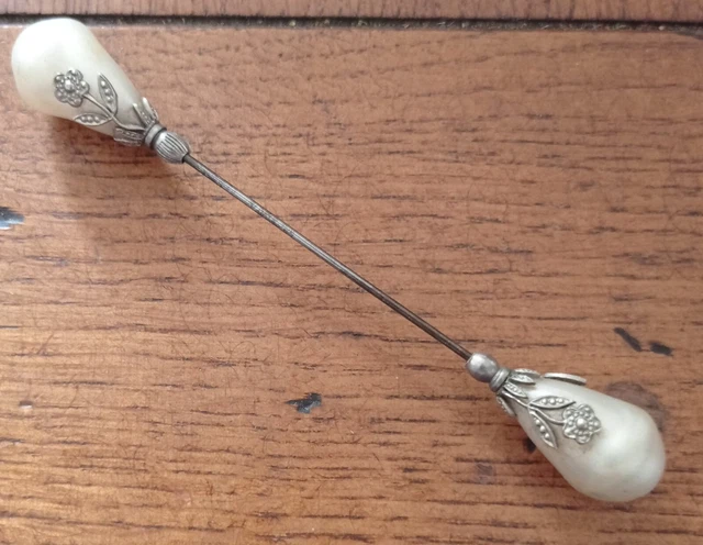 Épingle Ancienne Pour Chapeau Ou Cravate En Forme De Trèfle Plaqué Or Avec Rubis - 65x10 Mm, Marque Fix, Occasion
