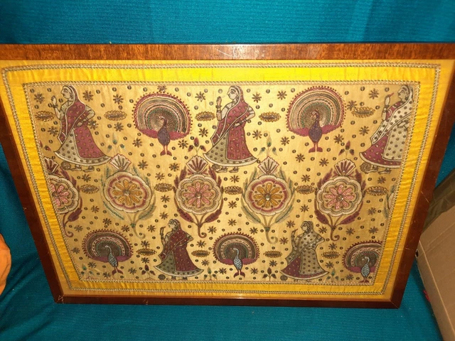 Antiguo Cuadro, Tapiz O Tela Con Bordados Hindú , Motivos Orientales De India