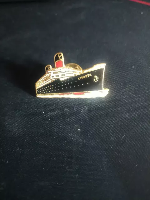 Pin's Paquebot Liberté