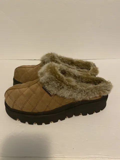 Skechers Fortress size 6 Tan Suede Leather Fur Lined Slip On Clogs 46330