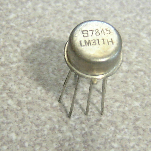 Vintage 1978 LM311H, Hi Performance Voltage Comparator