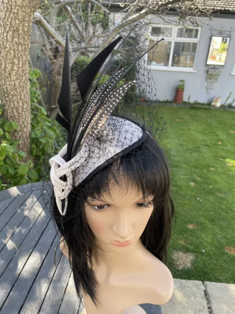 Suzanne Bettley White Black Fascinator Wedding Ascot Hat Disc Occasion Formal