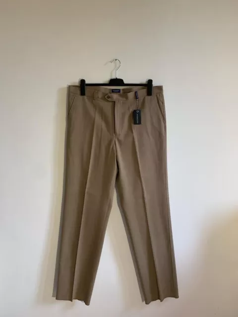 Pantalone McGregor mod. Emer Giovanni. Taglia 58. Colore beige. 100% Cotone